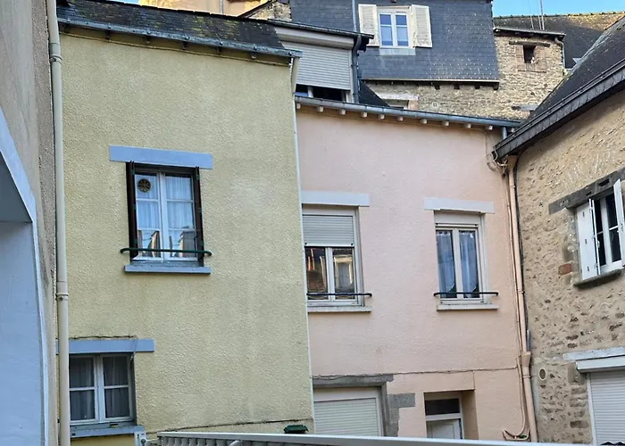Authentique Lavallois T3 Au Coeur Du Vieux Laval
